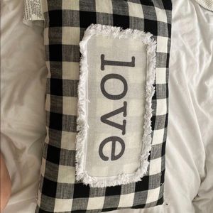 Decorative pillow